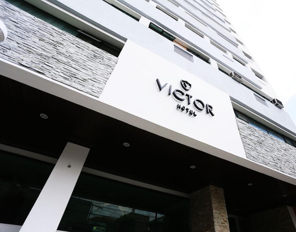 The Victor Hotel Makati City Extérieur photo