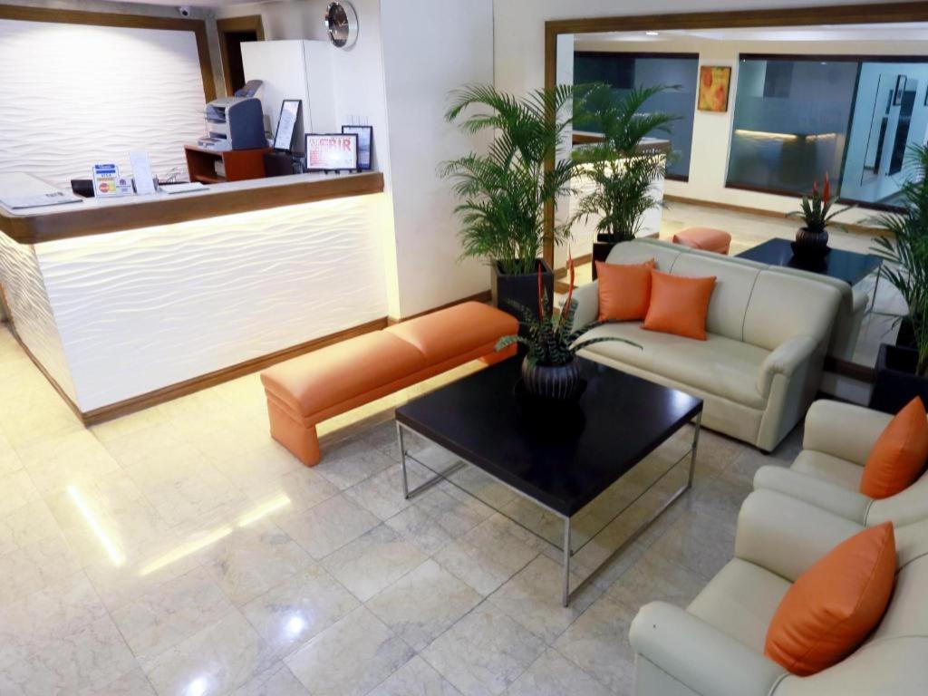 The Victor Hotel Makati City Extérieur photo