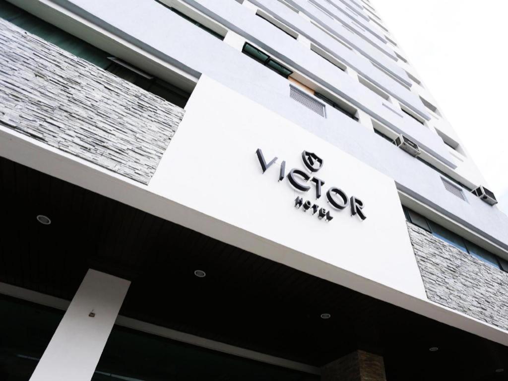 The Victor Hotel Makati City Extérieur photo